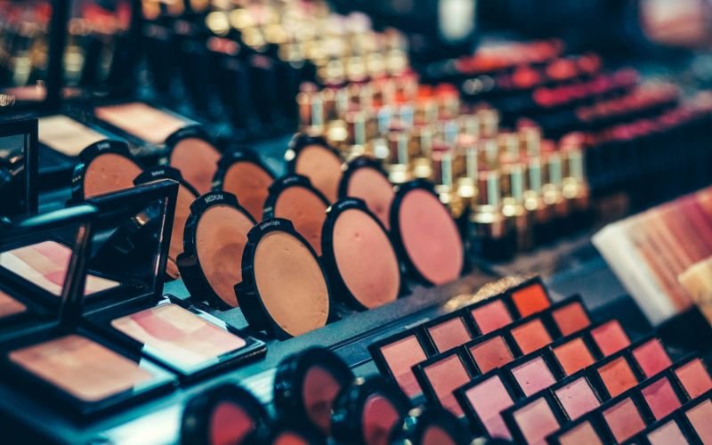 Ouyee - Small Cosmetic Shop