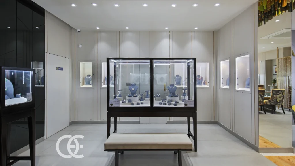 La Guida Completa del 2026: Come Attirare Clienti nel Tuo Negozio di Gioielli 16 Design d'Interni del Negozio di Gioielli Collana 8