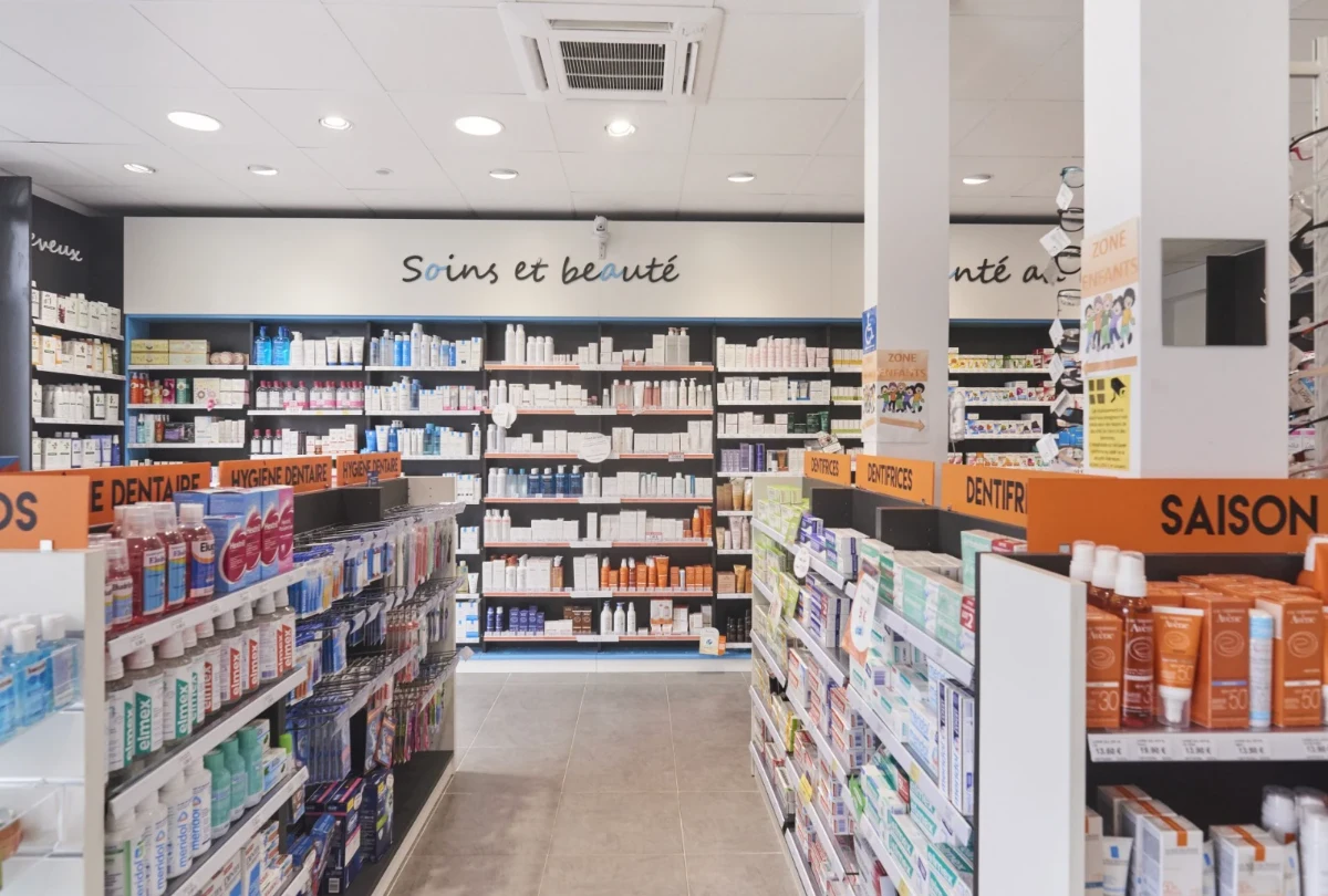 Pharmacy Reception Counter Design
