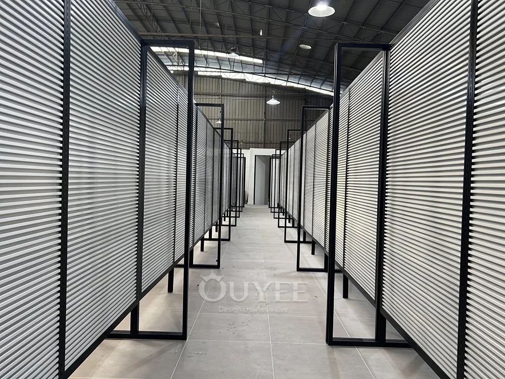 Black Slatwall Aisle Partition Display Rack 02
