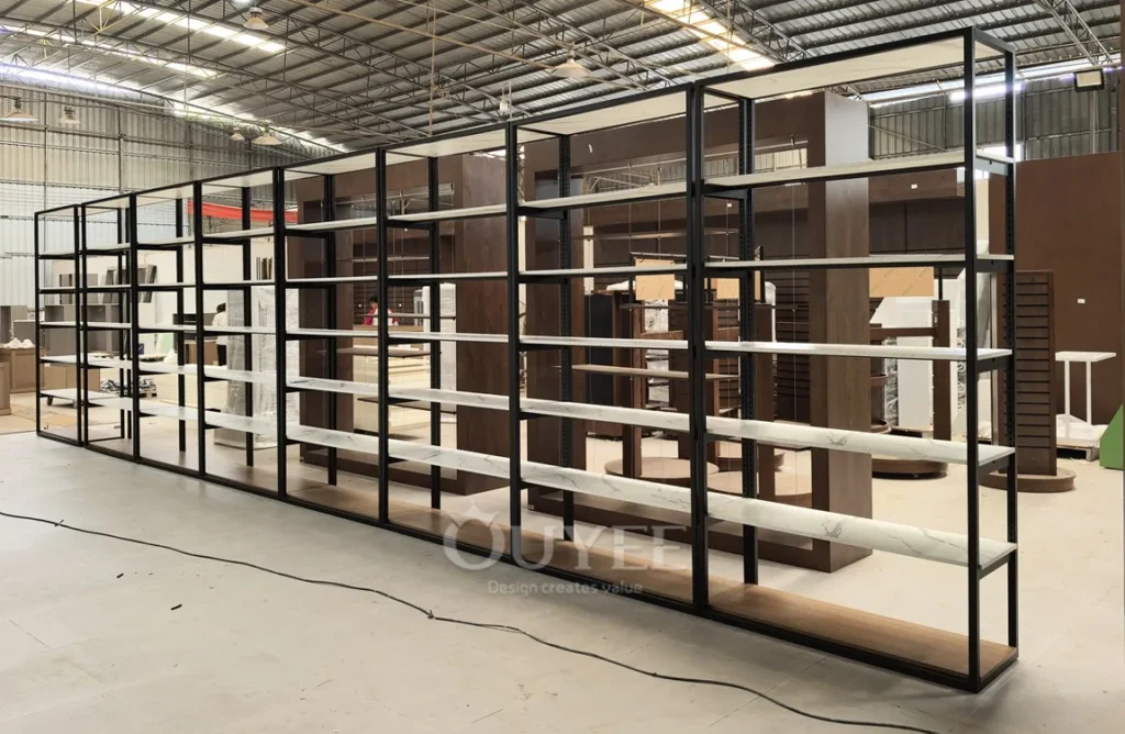 Estantería de exhibición minorista de mármol negro y blanco 04