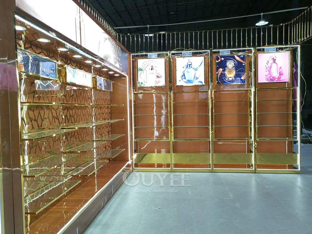 Espositore di lusso in oro per negozio di cosmetici 06