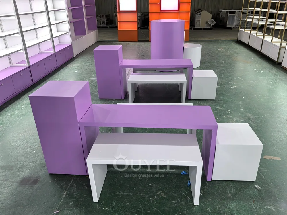 Conjunto de stands modulares de exhibición de cosméticos lilas 04