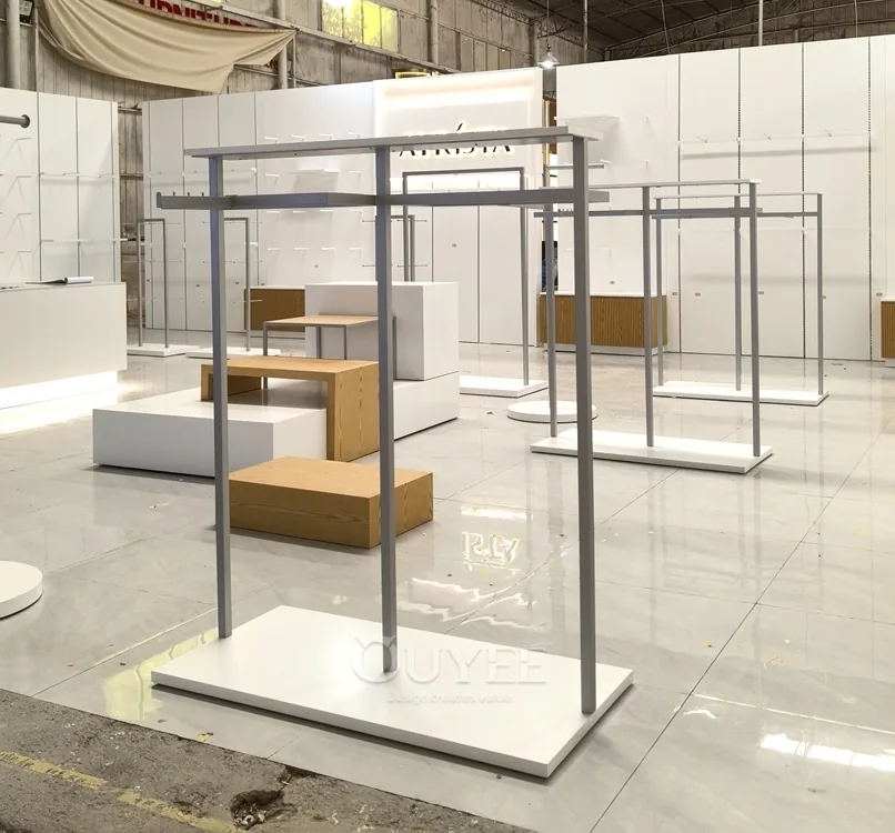 طقم رفوف عرض ملابس بأسلوب بسيط 02