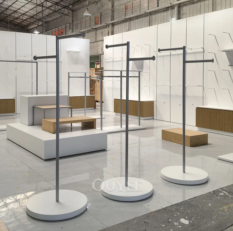 طقم رفوف عرض ملابس بأسلوب بسيط 03