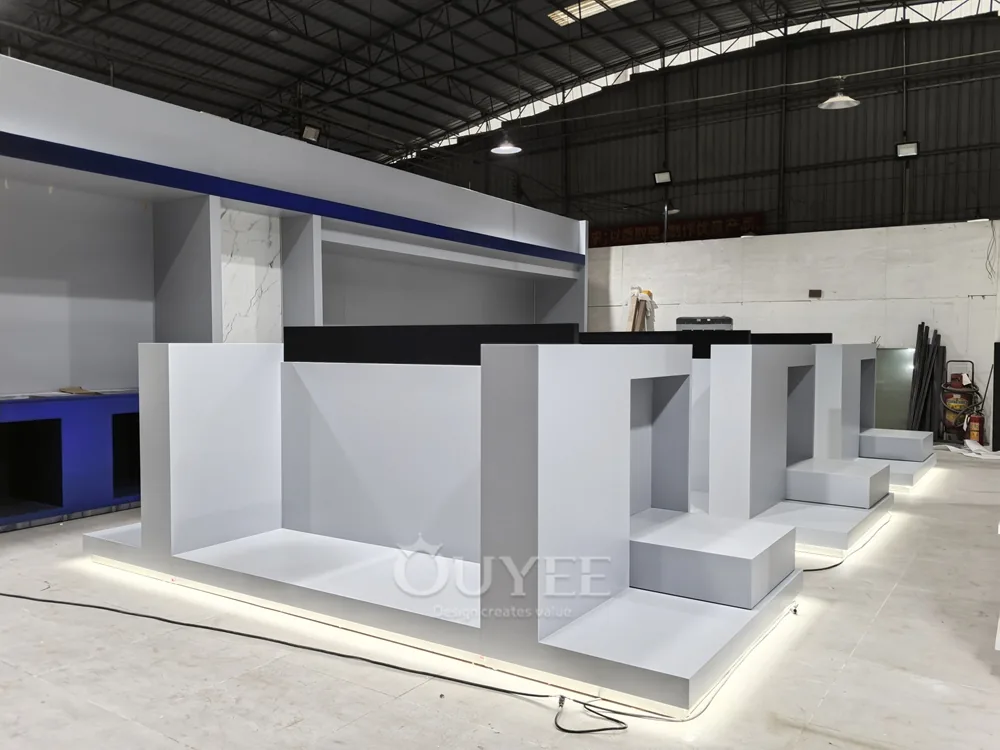 Expositor de mostrador de caja minorista blanco con encimera negra 05