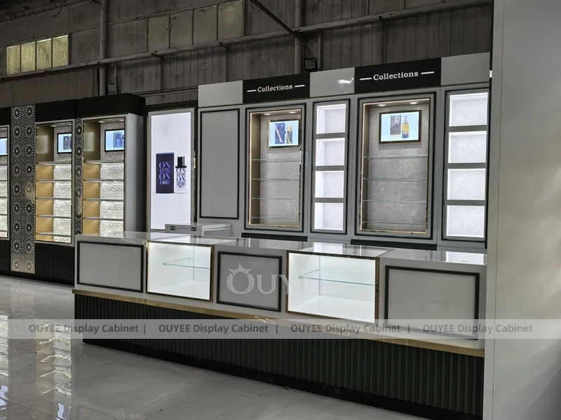 Black Gold Perfume Wall Gallery con pedestales de prueba_02