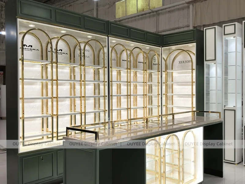 Black Gold Perfume Wall Gallery con pedestales de prueba_03