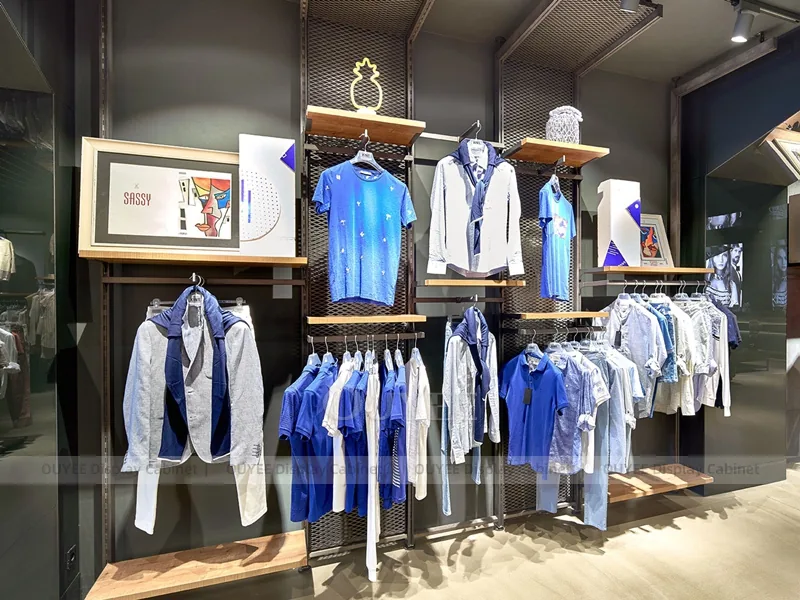 Bright Footwear Hall y Casualwear Display Mix_02