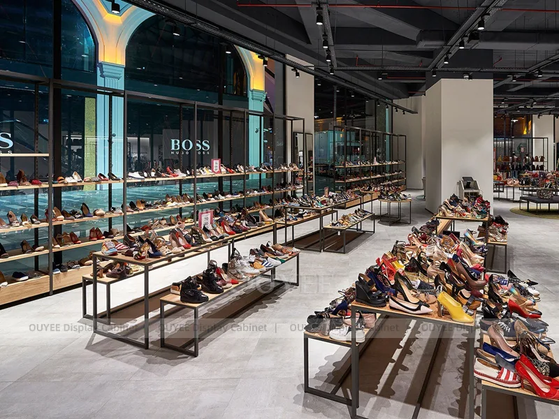 Bright Footwear Hall y Casualwear Display Mix_05