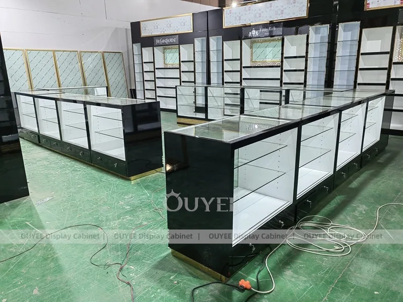 Referencia de proyecto de exhibición de perfumes