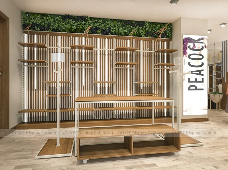 Fachada Elegante y Conjunto de Boutique de Madera Cálida_06