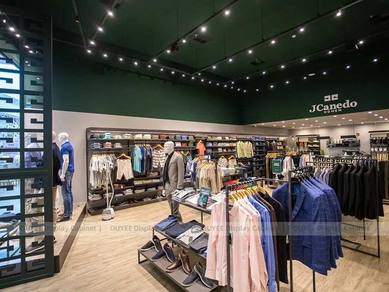 Emerald Menswear Tisch- und Regalbultique_12