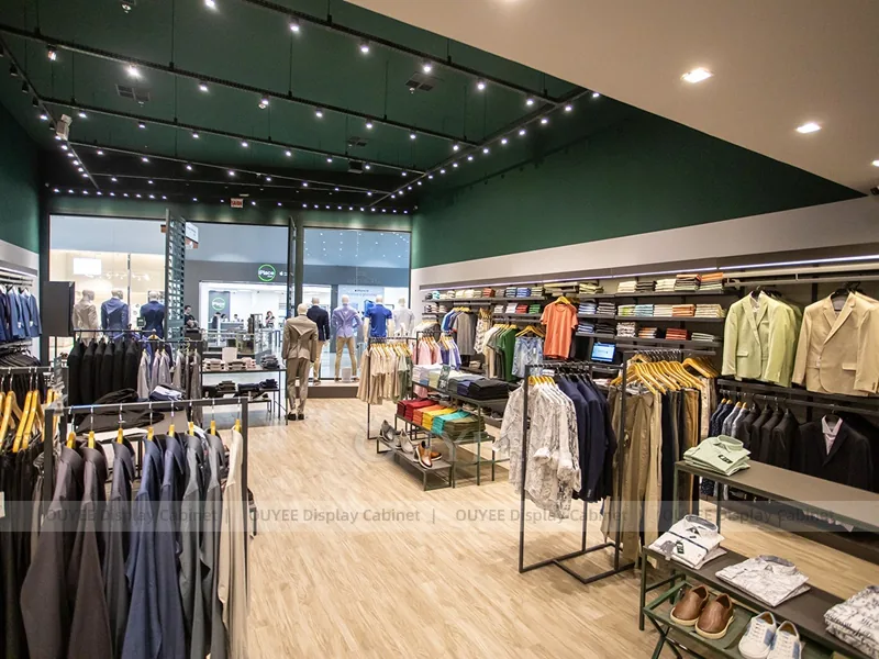 Emerald Menswear Tisch- und Regalbultique_13