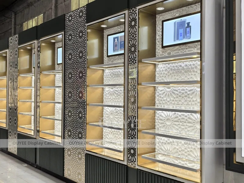 Освещённый стеклянный шкаф для духов с боковыми экранами_06