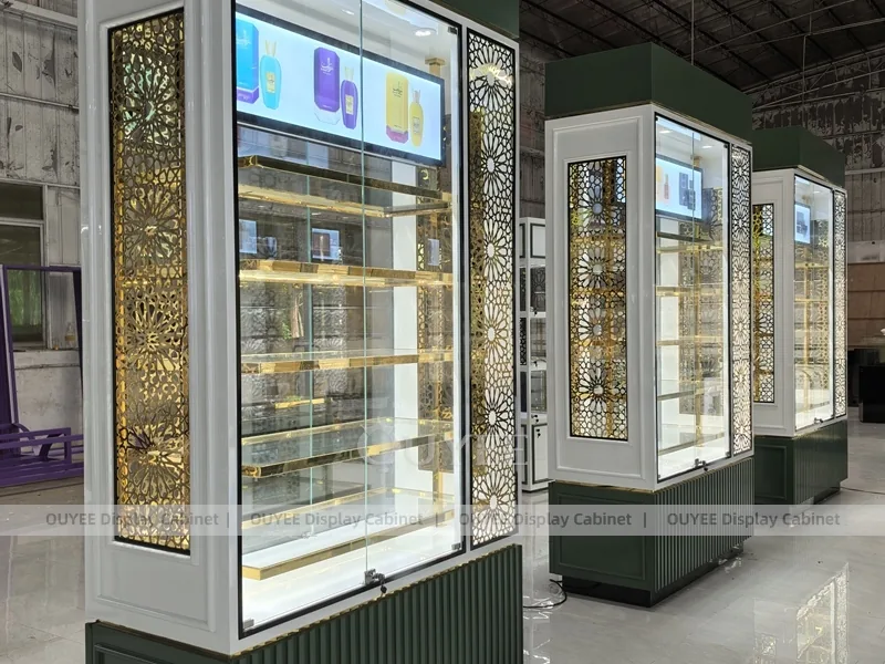 Освещённый стеклянный шкаф для духов с боковыми экранами_07