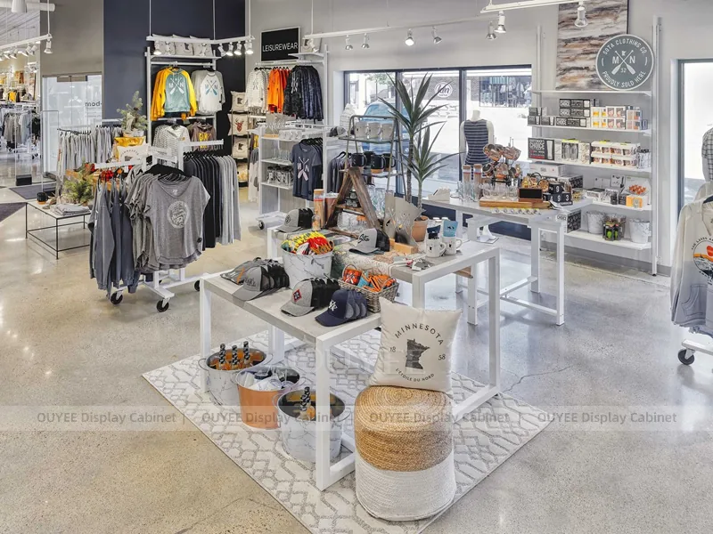 Luxus-Casualwear-Boutique-Tisch- und Wandset_02