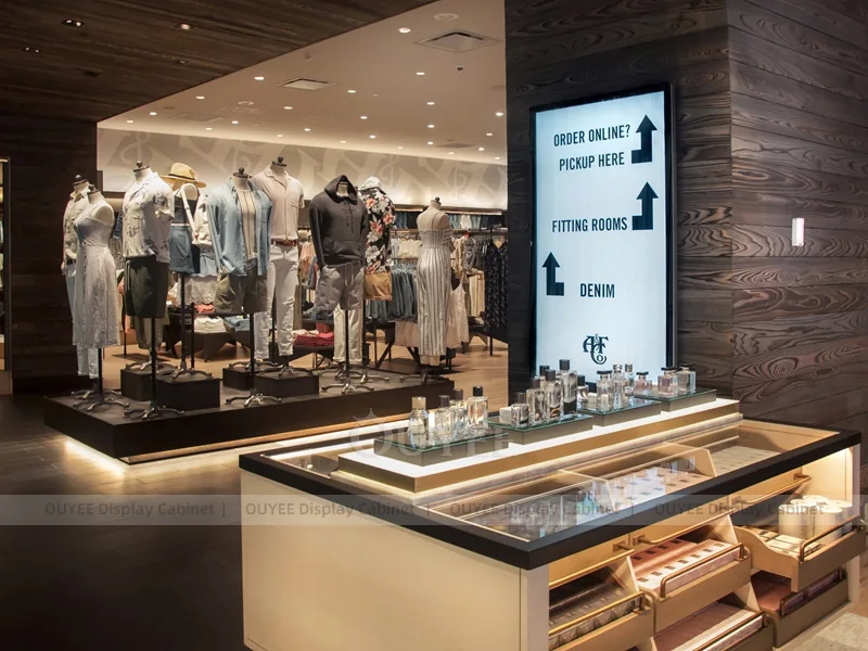 Luxus-Casualwear-Boutique-Tisch- und Wandset_03