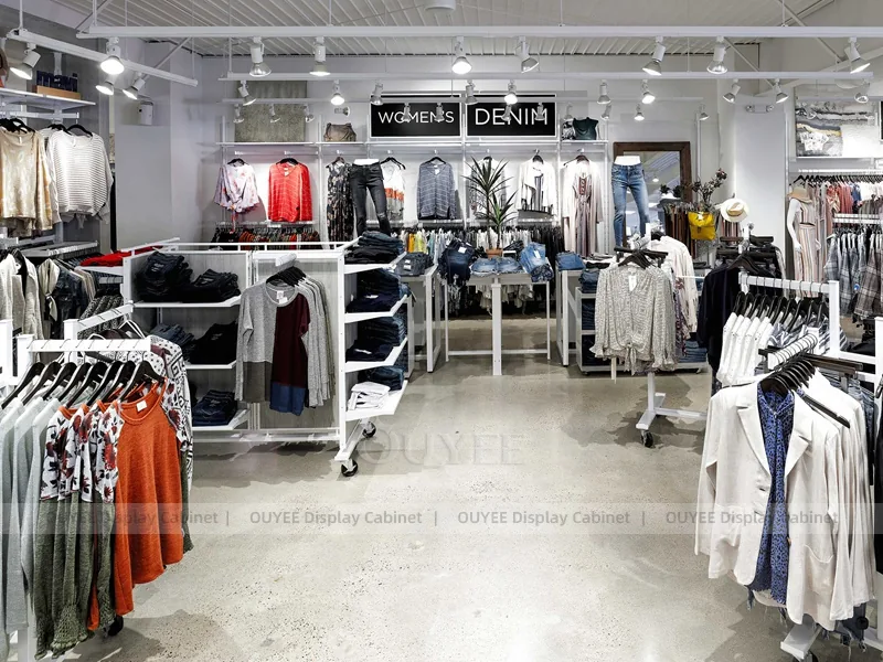 Luxus-Casualwear-Boutique-Tisch- und Wandset_12
