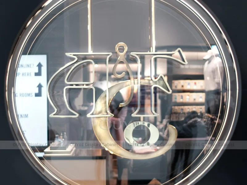 Luxus-Casualwear-Boutique-Tisch- und Wandset_18
