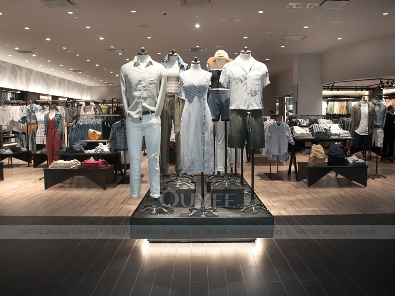 Luxus-Casualwear-Boutique-Tisch- und Wandset_23