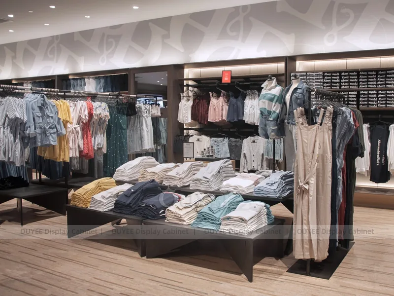 Luxus-Casualwear-Boutique-Tisch- und Wandset_25