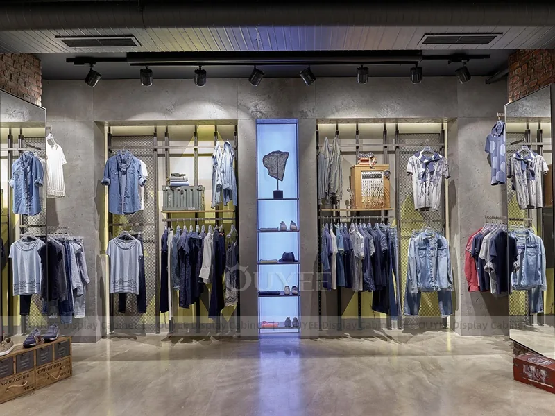 Conjunto de tienda concepto de ropa mixta y calzado_03