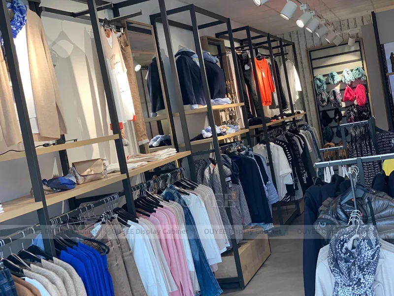 Open Frame Boutique Garment Display System_01