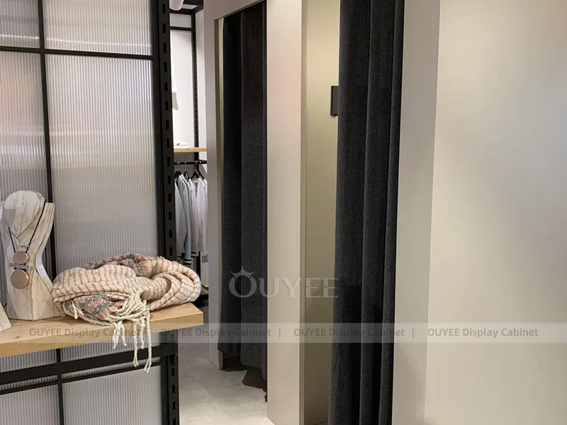 Open Frame Boutique Garment Display System_03