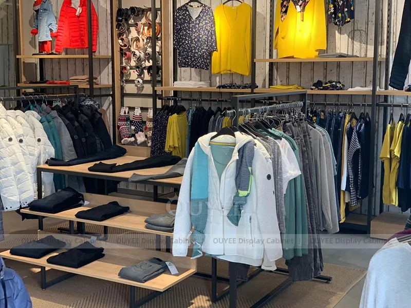 Open Frame Boutique Garment Display System_04