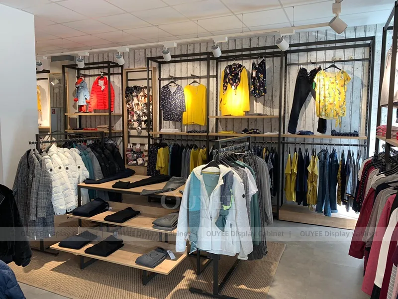 Open Frame Boutique Garment Display System_06