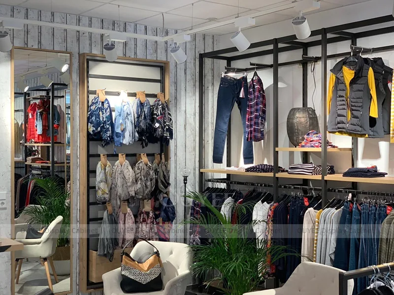 Open Frame Boutique Garment Display System_07