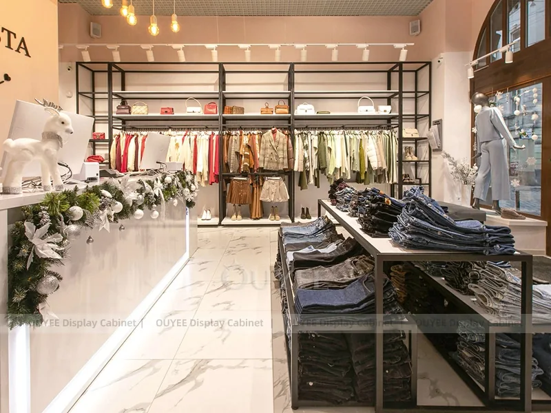 Romantic Womenswear Boutique Table and Rail Set_05