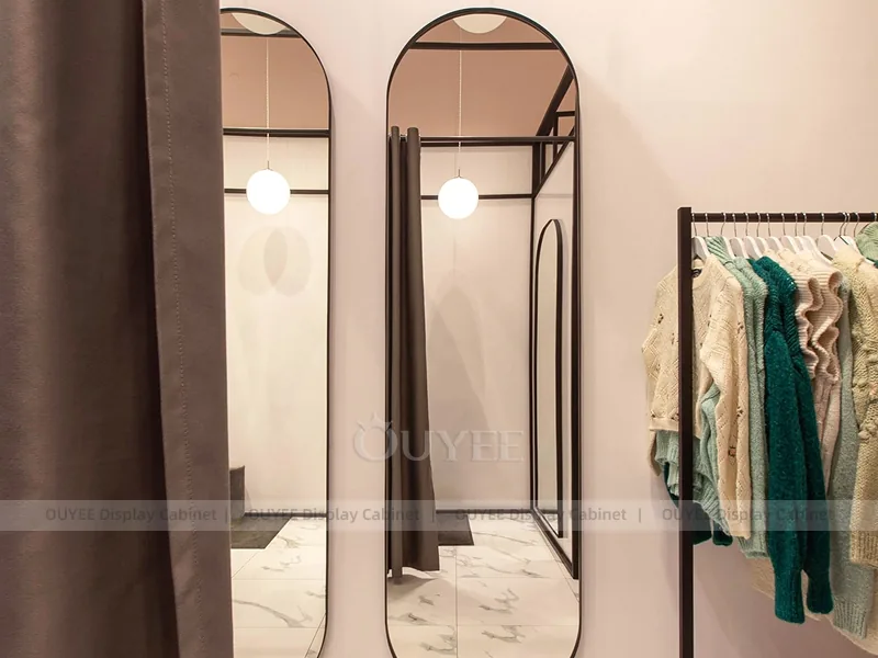 Romantic Womenswear Boutique Table and Rail Set_33
