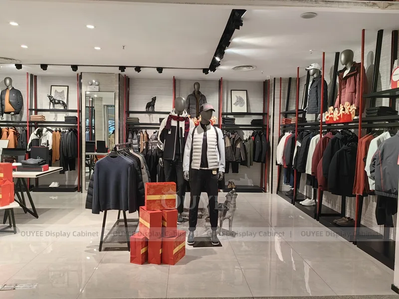 Sneaker Wall and Fashion Mannequin Display_05
