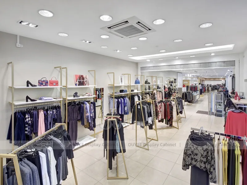 Coleção de Acessórios de Loja de Moda de Luxo Branca_17