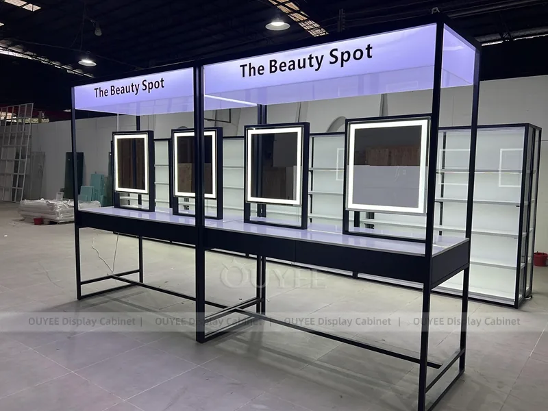 Beauty Spot Schwarzer Rahmen Stand_01