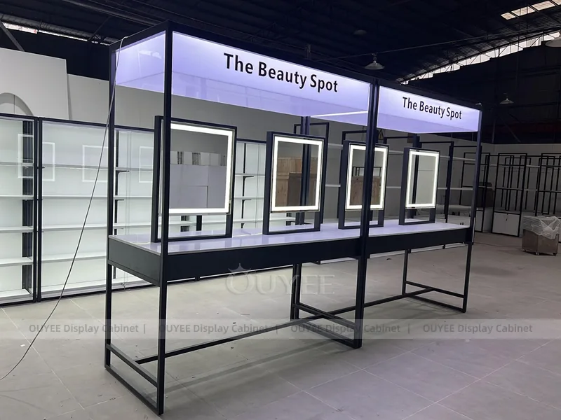 Beauty Spot Schwarzer Rahmen Stand_02