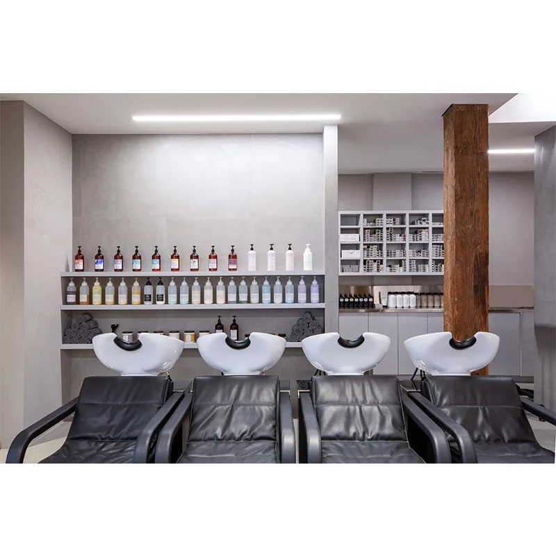 Rangée de coiffure de salon de coiffure blanche éclatante avec sièges lounge_06