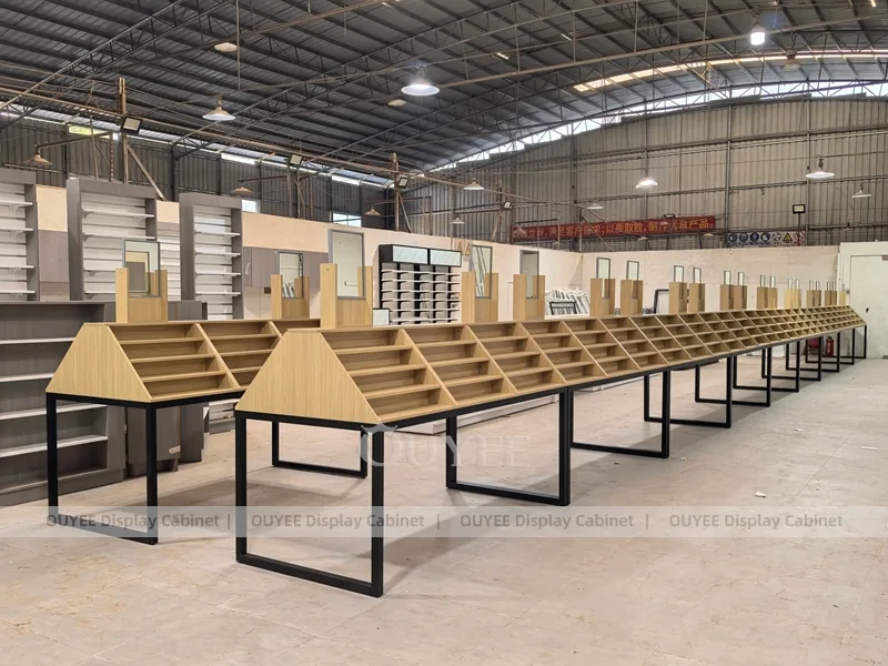 Siyah Metal Ayaklı Uzun Ahşap Optik Gösterim Masası Sistemi_02