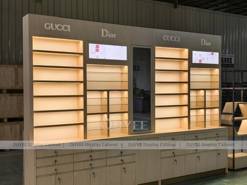 Luxury Optical Display Wall with Brand Panels and Accent Shelving_02