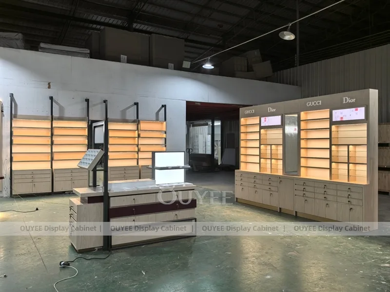 Luxury Optical Display Wall with Brand Panels and Accent Shelving_12