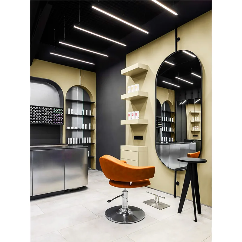 Suite de coiffure moderne avec étagères de vente et fauteuil orange_03