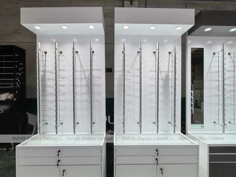 LED aydınlatmalı ve çekmeceli tabanlı Beyaz Gözlük Sergileme Dolabı_01