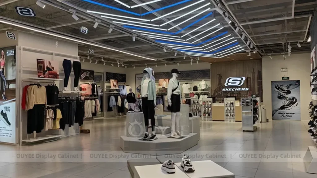 Migliori modi per esporre l'abbigliamento in un negozio al dettaglio 6 I migliori modi per esporre abbigliamento in un negozio al dettaglio di Ouyee Display