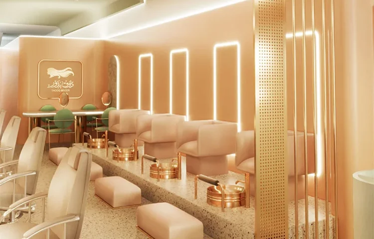 Lounge de Salão de Beleza Creme com Parede de Produtos Iluminada e Cadeiras Rosas_01