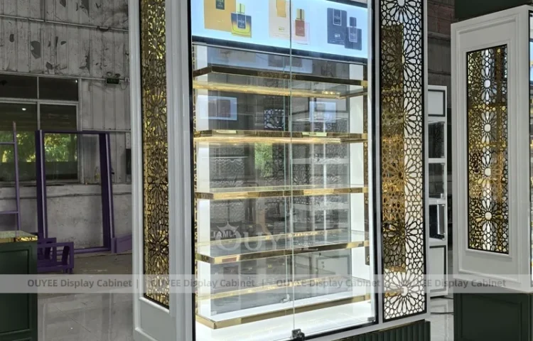 Освещённый стеклянный шкаф для духов с боковыми экранами_01