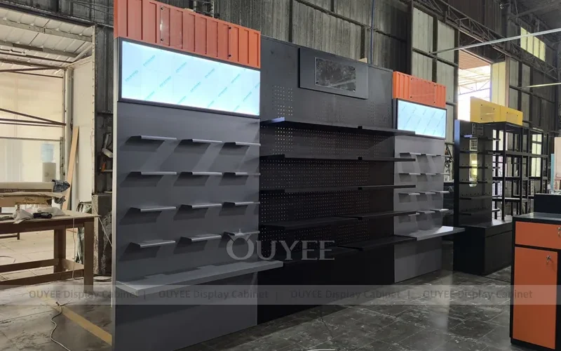 Industrial Glass Room and Slatwall Store Fixture_08