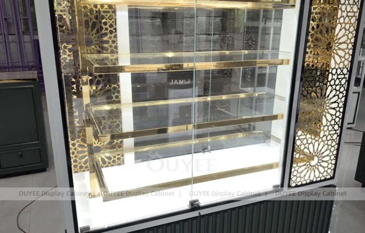 Освещённый стеклянный шкаф для парфюмерии с брендированными боковыми панелями_01