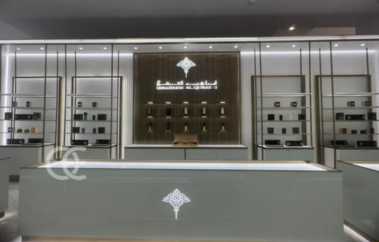 تصميم متجر عطور حديث وخزانة عرض عطور مخصصة (7)